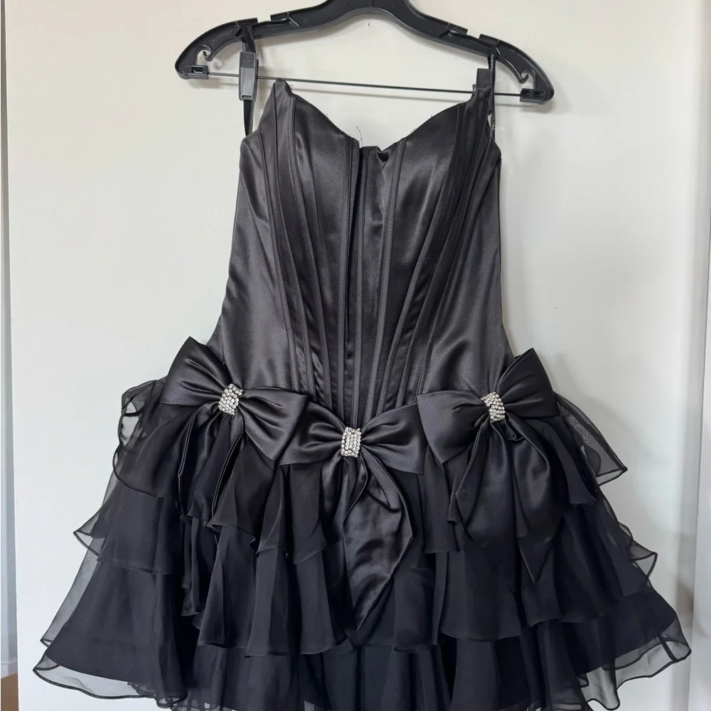 Sherri Hill Dresses | Sherri Hill Black Formal Prom Dress | Color: Black/Silver | Size: 6 | Shopbrookie's Closet Sherri Hill Dresses | Sherri Hill Black Formal Prom Dress | Color: Black/Silver | Size: 6 | Shopbrookie's Closet
